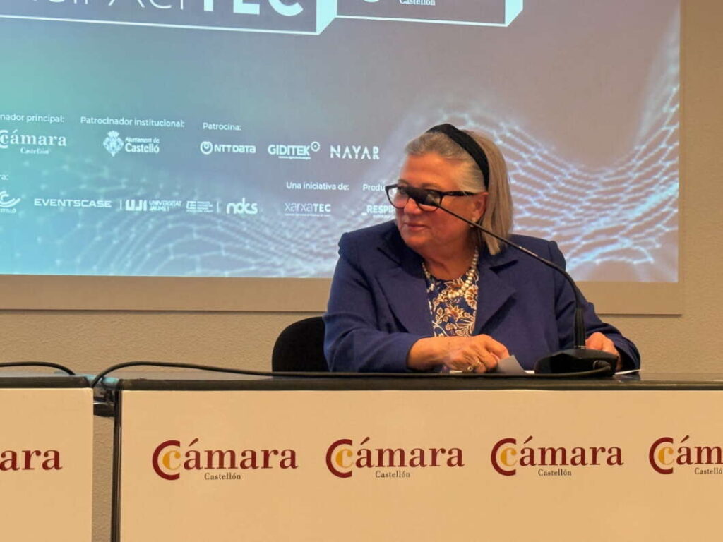 Lola Guillamon. Presentación de Enxarxatec en la Cámara de Comercio 230226