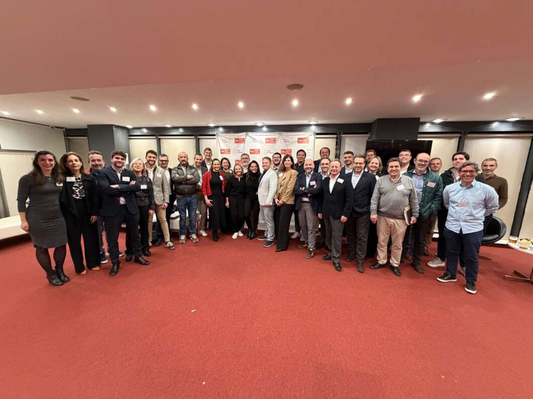 Distribuidores de EE. UU. visitan Castellón para conocer la cerámica española