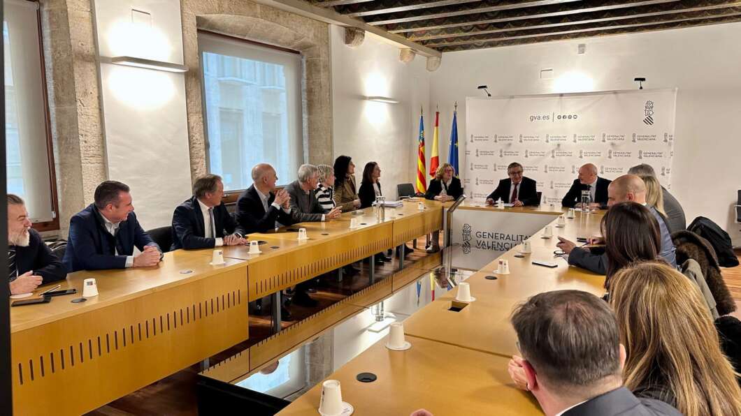 La Generalitat amplía hasta 2028 sus servicios financieros con nueve bancos