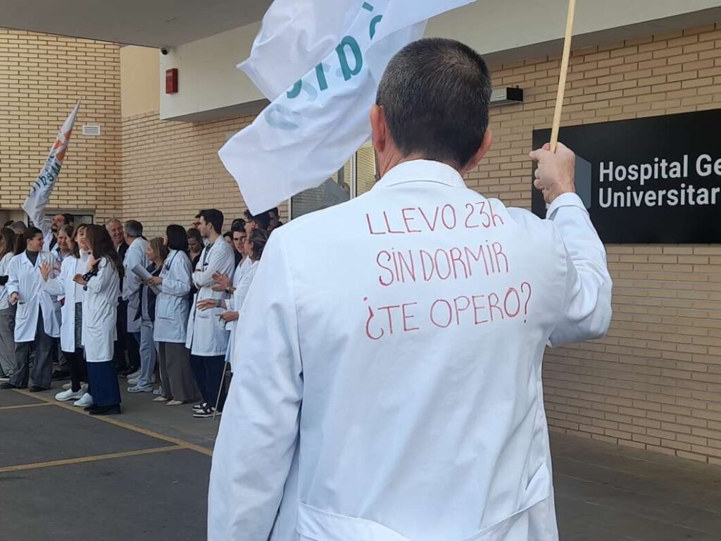 Concentración médicos para pedir mejoras laborales