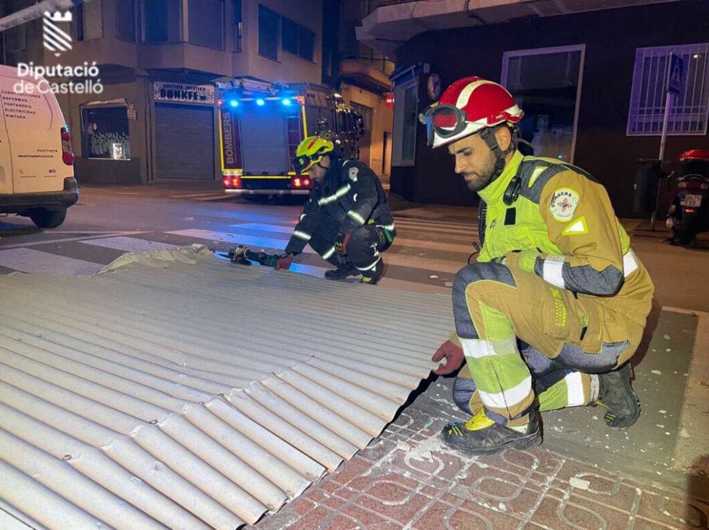El fuerte viento obliga a realizar 24 intervenciones en la Plana Baixa