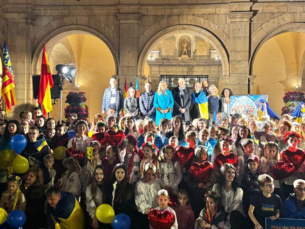 Manifetación de asociación Ucraniana por una infancia sin guerra. Castellón 2026
