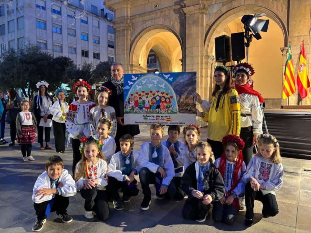 Manifetación de asociación Ucraniana por una infancia sin guerra. Castellón 2026