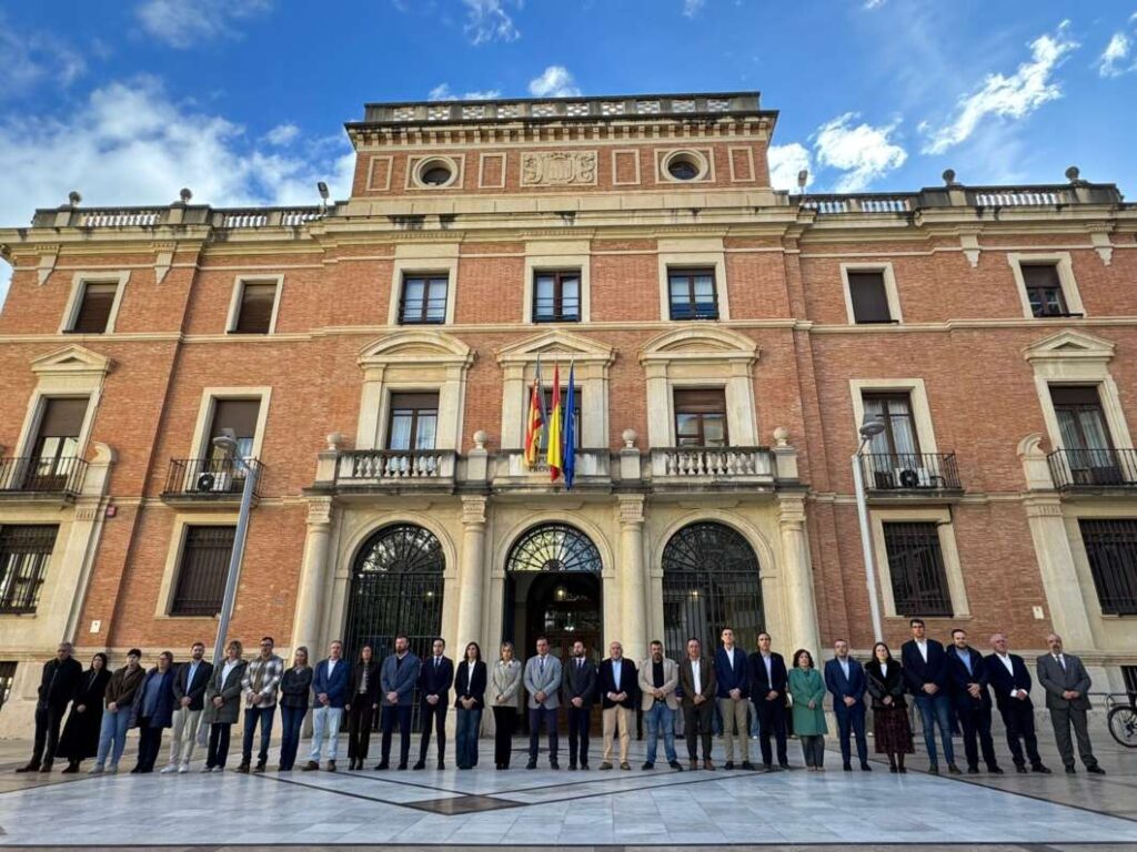 Benicàssim y el resto de la provincia guardan silencio por el asesinato machista de Ana