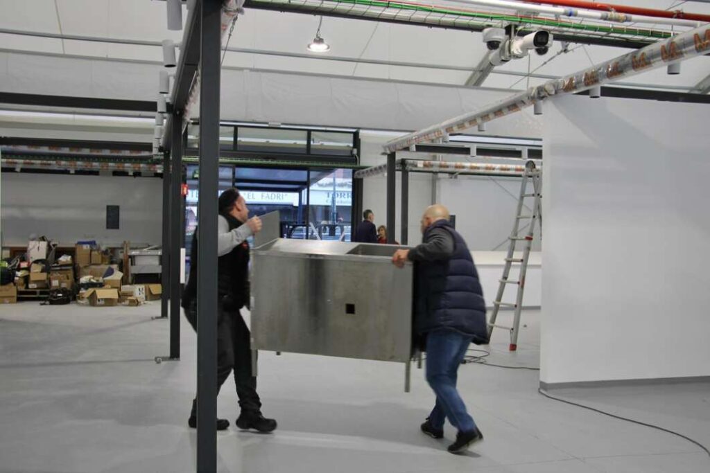 Montaje del Mercado Provisional Central de Castellón 2026