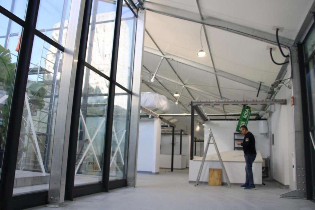 Montaje del Mercado Provisional Central de Castellón 2026