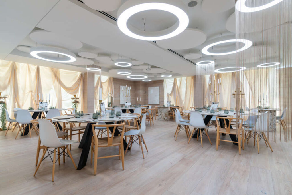 Porcelanosa transforma su 32ª Muestra Internacional con gastronomía, ópera y afterworks