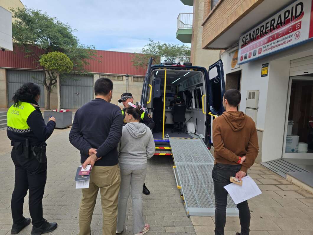 oropesa, vehiculo, policia local. expedicion, dni, pasaporte