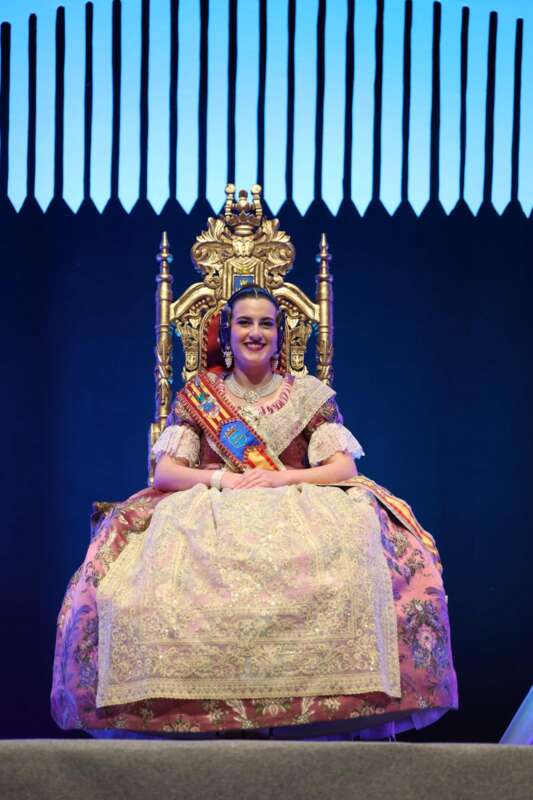 Burriana rinde honores a la Reina Fallera 2026 en su
tradicional acto de pleitesía