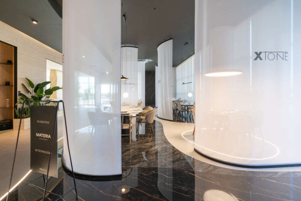 Porcelanosa transforma su 32ª Muestra Internacional con gastronomía, ópera y afterworks