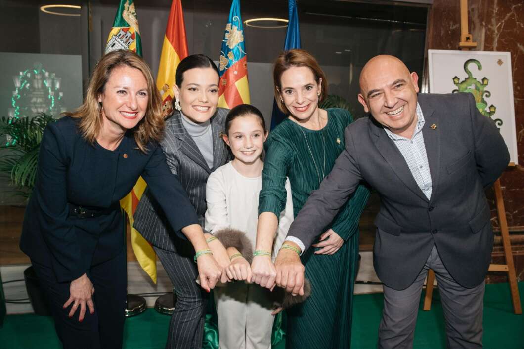Entrega de las pulseras de Magdalena 2026 a las reinas de las fiestas