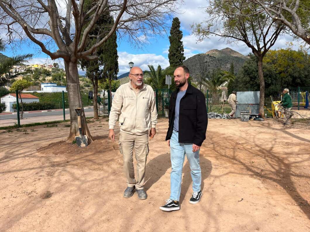 La Vall d'Uixó renova el parc caní de la Colònia San Antonio
