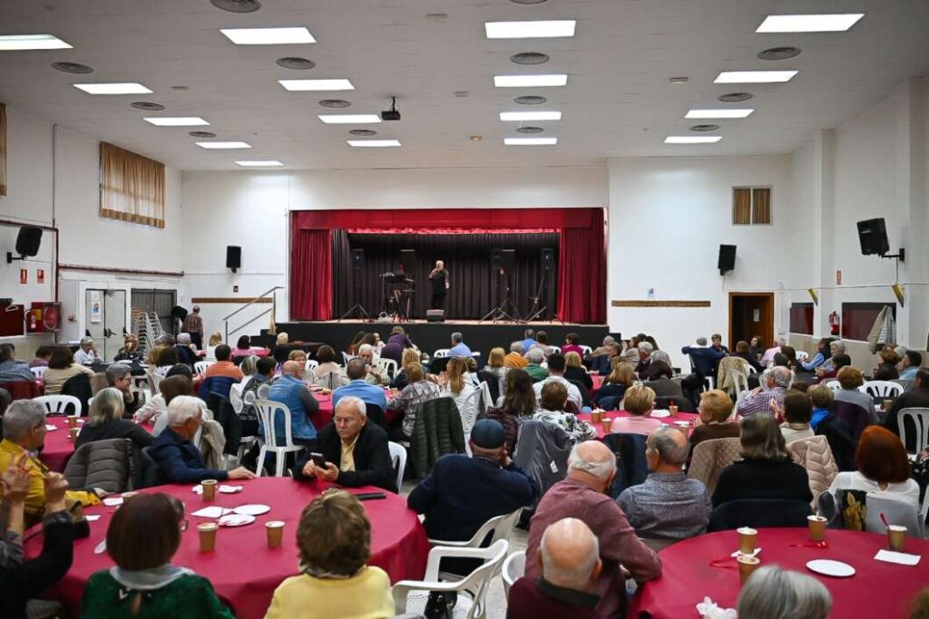 Almassora tanca el Mig Any Fester amb transhumància urbana, concert K-Pop i castell de focs