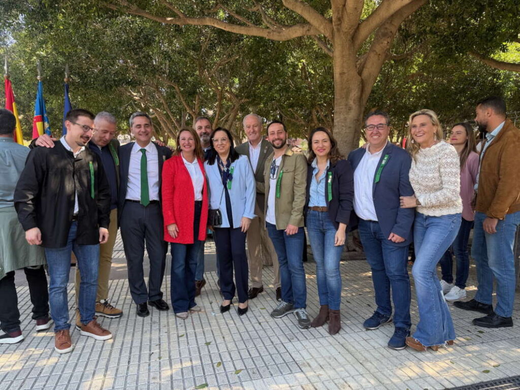 Ambiente en el recinto de mascletaes después de la mascletà de Global Focs 130326