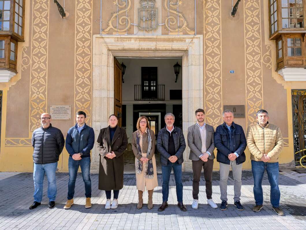 Benicarló recorda les víctimes del terrorisme amb un minut de silenci