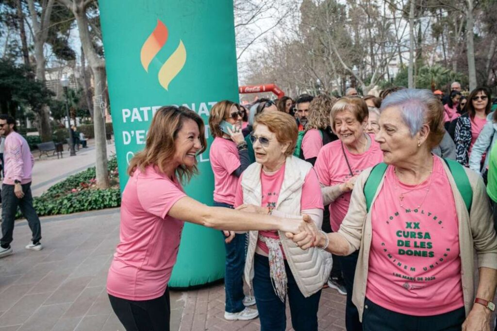 Castellón se tiñe de rosa: 4.000 mujeres toman las calles en la XX Cursa de les Dones