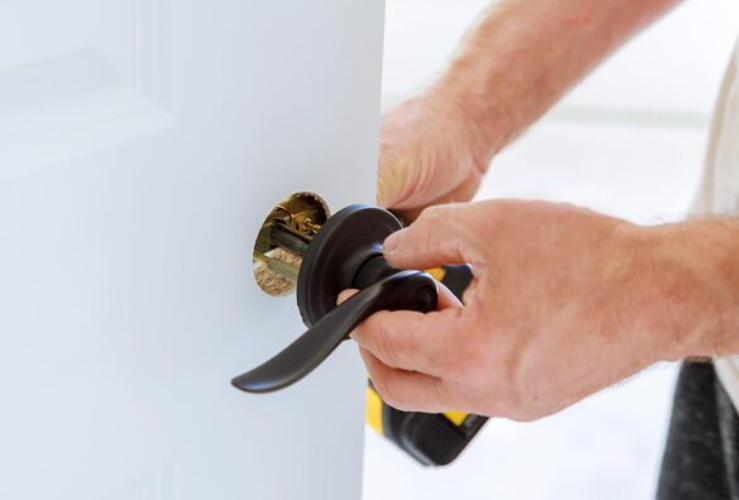 Persianas y cerrajería en el mantenimiento del hogar