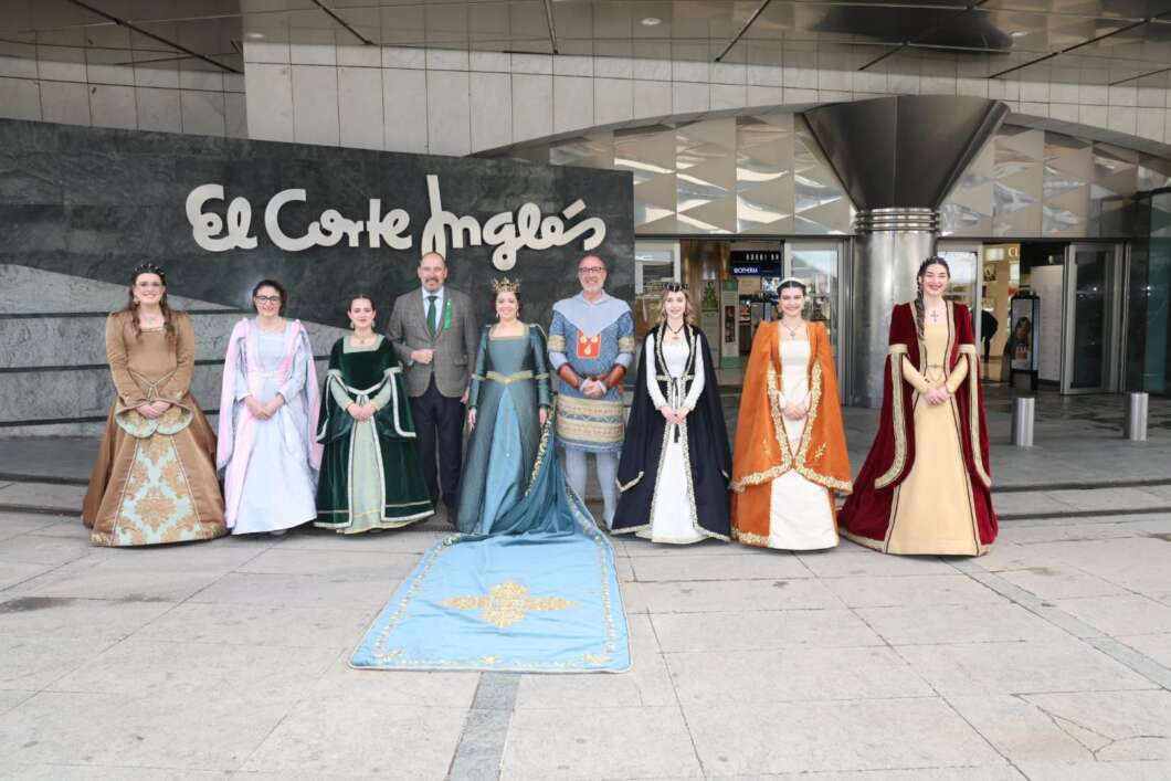 El Corte Inglés homenajea a Na Violant d’Hongria en el 75 aniversario de los Cavallers de la Conquesta