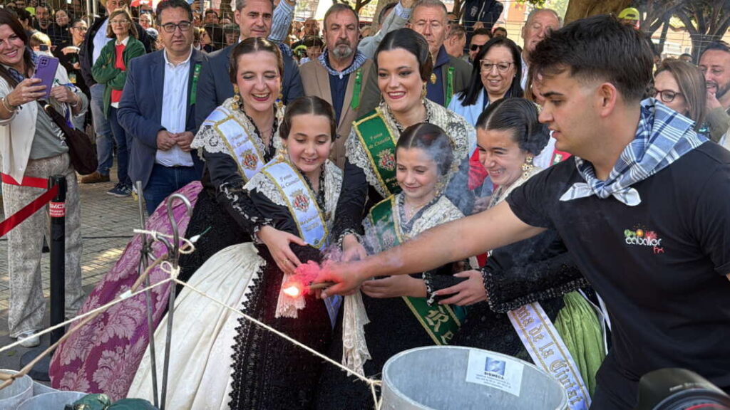 Ls reinas prenden la mecha de la mascletà de Global Focs Magdalena 2026