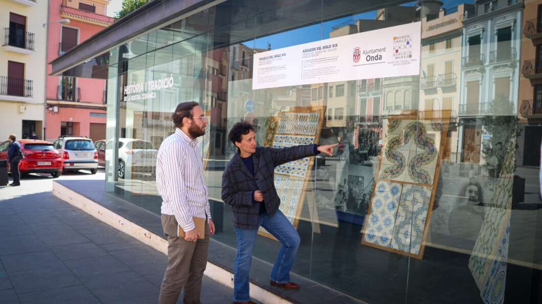 Onda saca su historia cerámica a la calle con una exposición de azulejos del siglo XIX