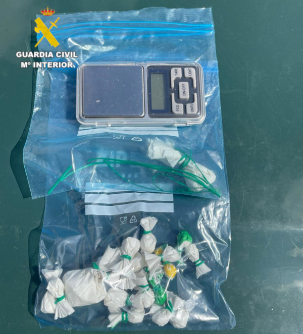 Detenido en Almazora con cocaína tras intentar esquivar un control de la Guardia Civil