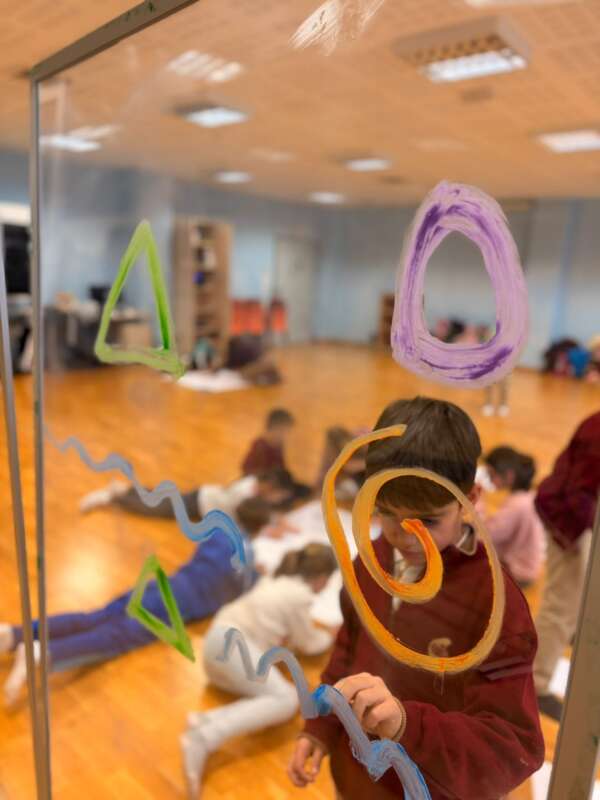 Burriana impulsa un taller interartístic infantil pels 20 anys del Jardí Artístic