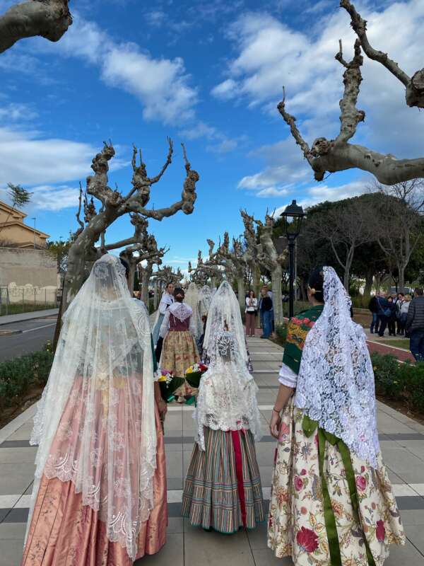 Castellón honra a la Mare de Déu de Lledó con la tradicional ofrenda de flores