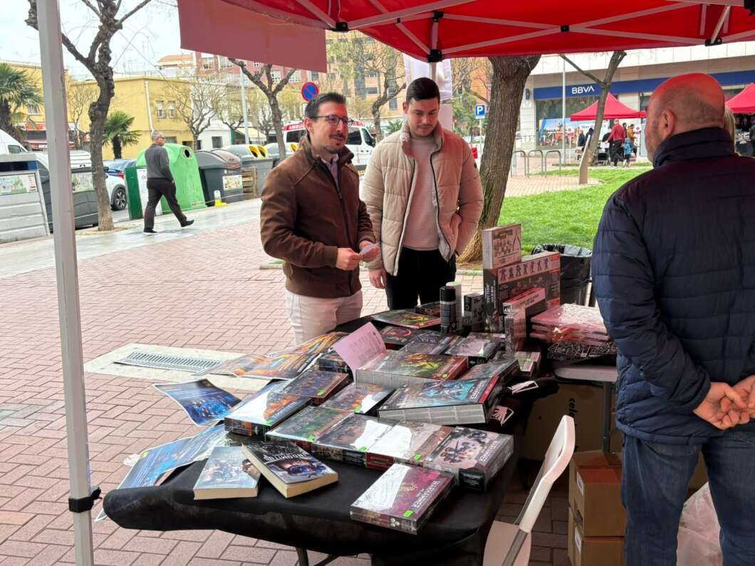 El Mercat de Barri reúne a vecinos y refuerza el comercio local en Alcolea