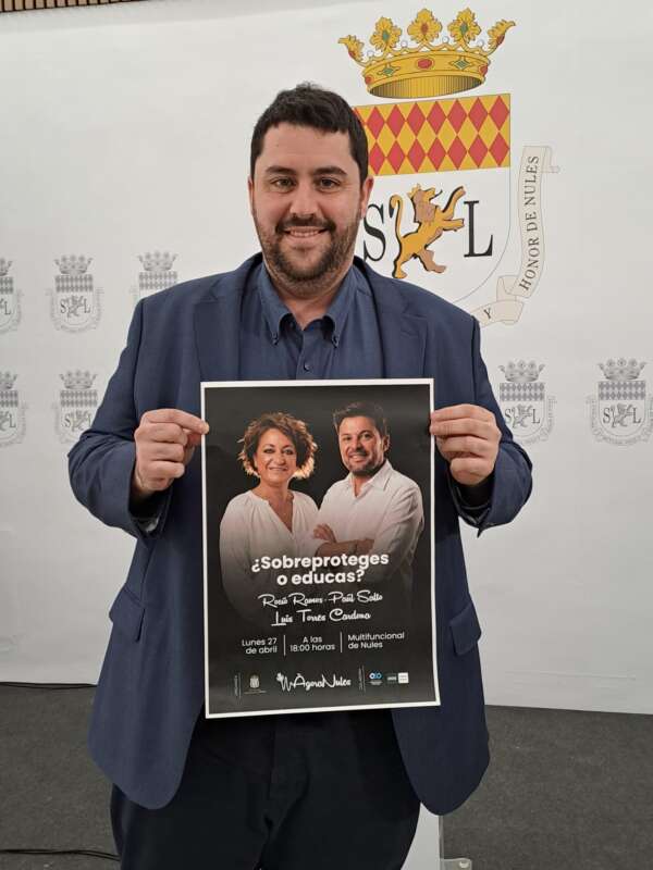 Nules aborda la educación familiar y la sobreprotección en una nueva conferencia del ciclo Àgora