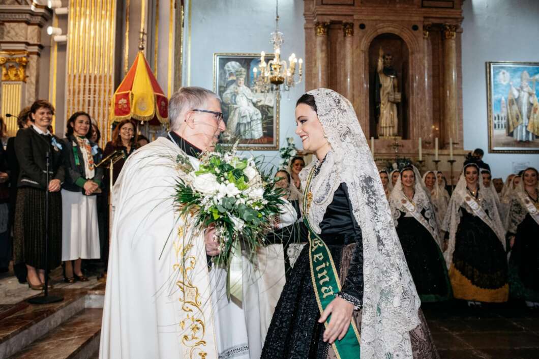 Castellón honra a la Mare de Déu de Lledó con la tradicional ofrenda de flores