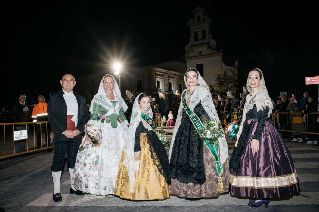 Castellón honra a la Mare de Déu de Lledó con la tradicional ofrenda de flores