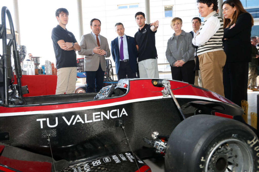 Pérez Llorca impulsa una universidad pública que conecte formación, empresa y sociedad