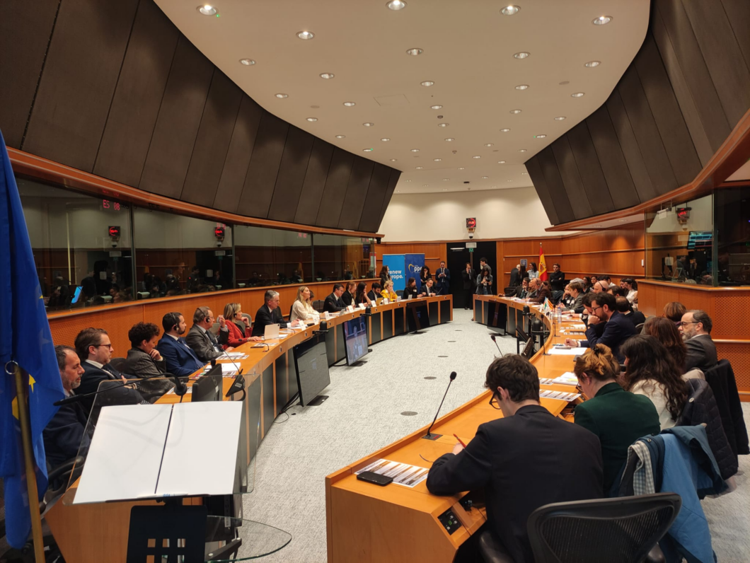 La industria cerámica europea alerta del riesgo por las políticas de la UE