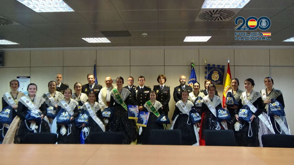 Las Reinas de Castellón visitan a la Policía NAcional. Magdalena 2026