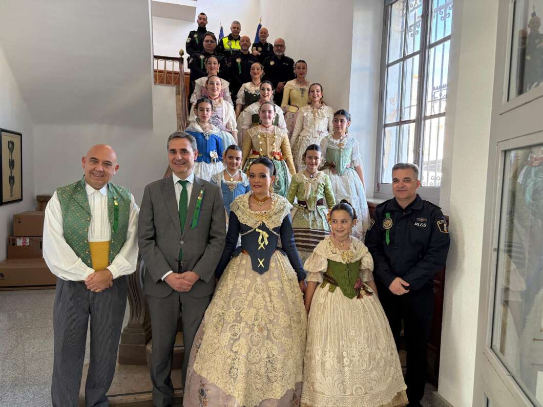 Las Reinas visitan la Policía Local y Bomberos en Tetuán XIV