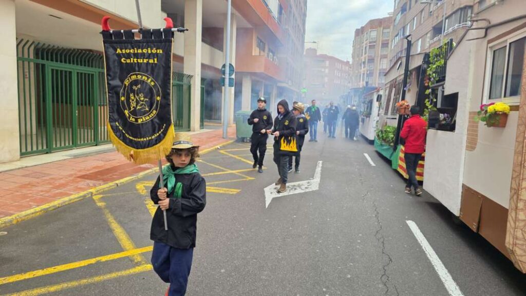Despertá y romería Carros engalanados con Dimonis de la Plana Magdalena 2026