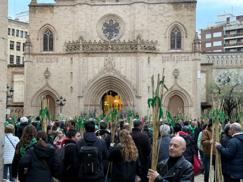 Salida de la Romeria de les Canyes 2026