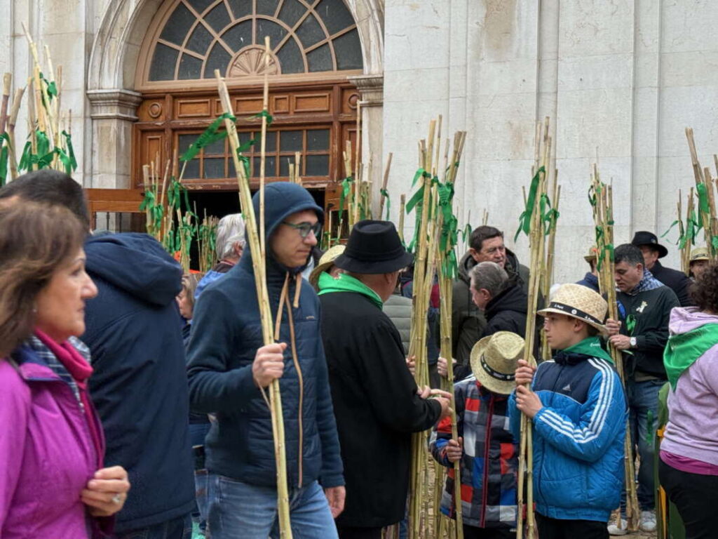 Salida de la Romeria de les Canyes 2026