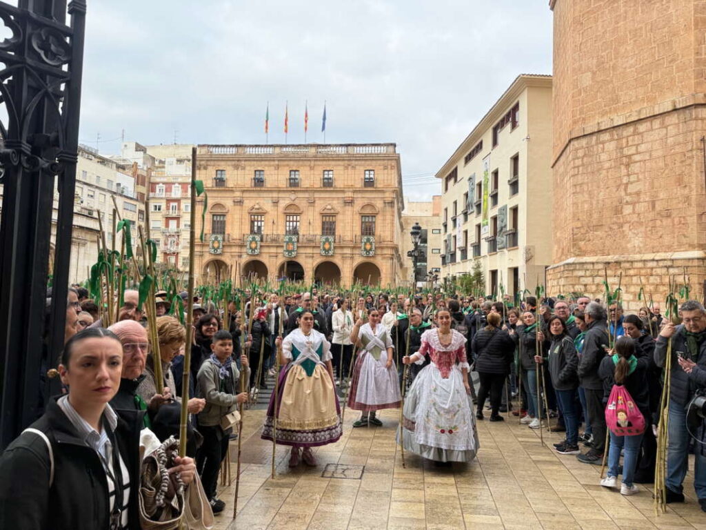 Salida de la romeria de les Canyes Magdalena 2026