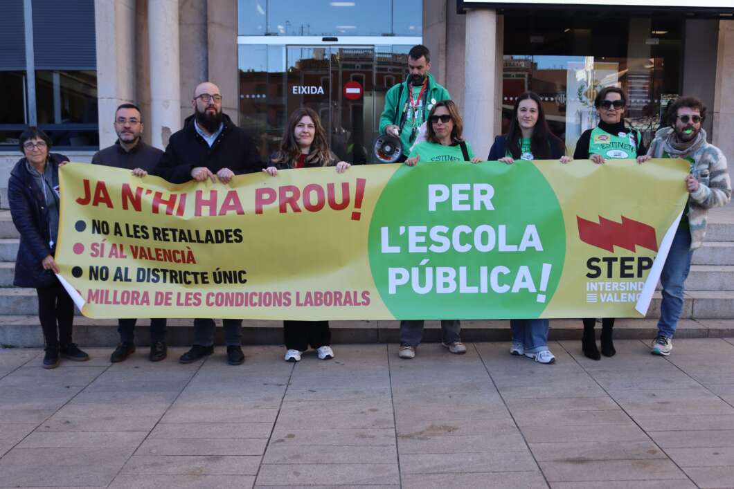 Membres corporació Vila-real a la vaga educativa