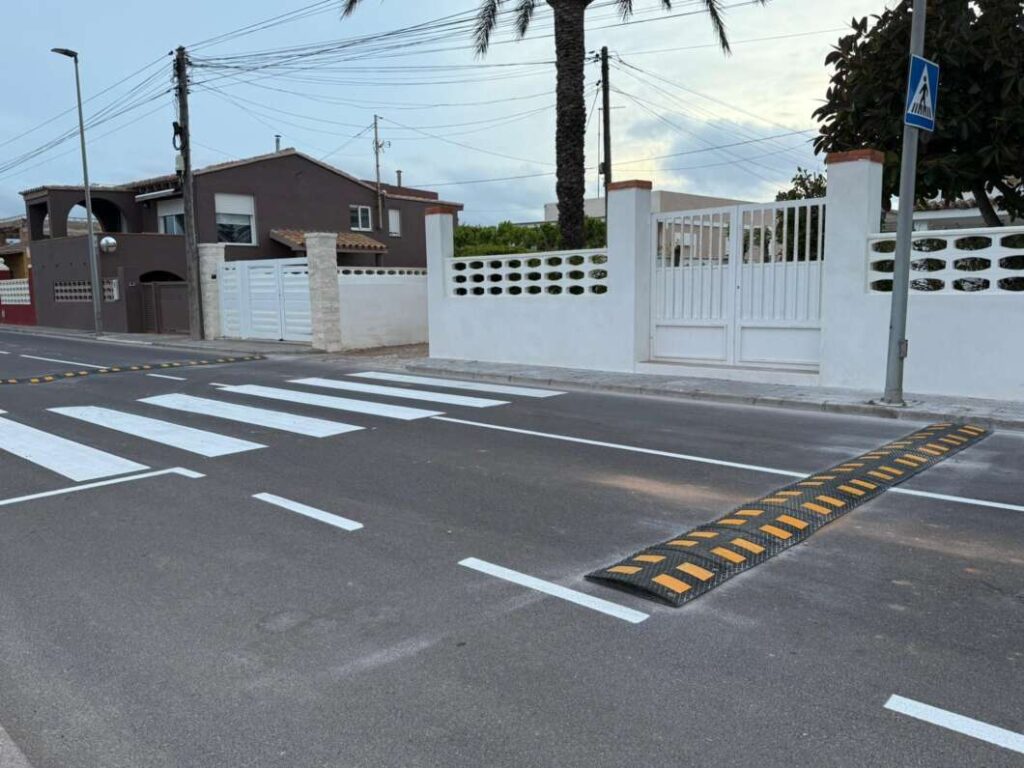 Burriana reforça la seguretat viària al Camí Serratella amb reductors de velocitat