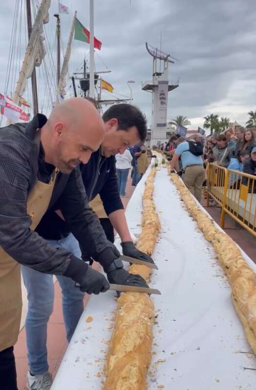 La batalla naval de Escala a Castelló arrasa y llena el puerto pese a la lluvia