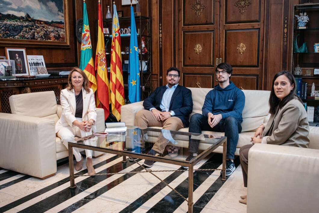 L'alcaldesa es reuneix amb l'estudiantat de l'IJI 2026