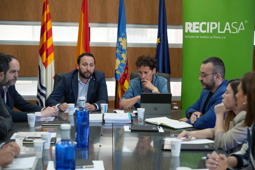 Reciplasa garantiza el servicio de residuos tras el incendio y refuerza la coordinación institucional