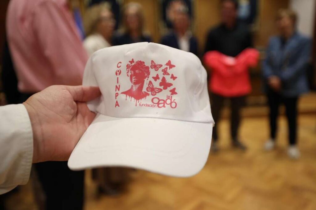 Burriana impulsa la X Cursa de les Dones amb un cartell solidari de Juan Poré