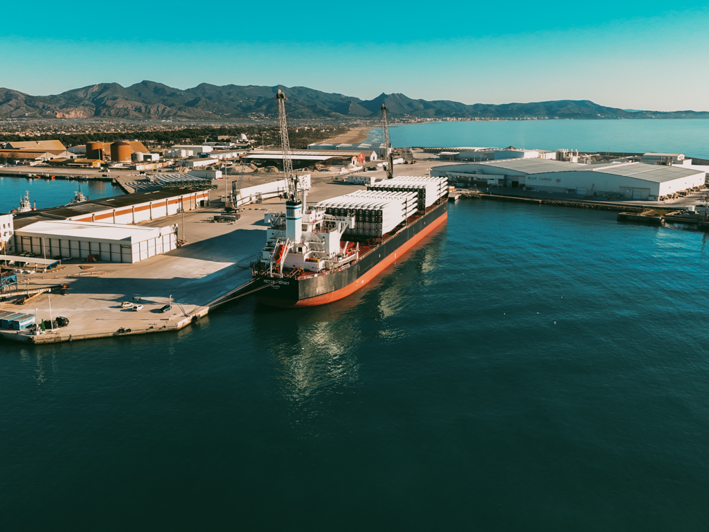 doble operativa de componentes eólicos y graneles sólidos en Portcastelló 2026