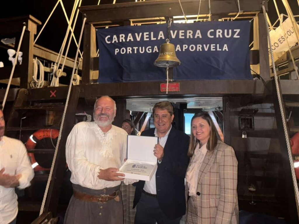 Castellón homenajea a las once embarcaciones de Escala a Castelló con la entrega de metopas