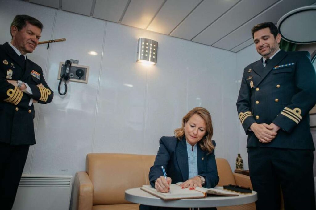 La batalla naval de Escala a Castelló arrasa y llena el puerto pese a la lluvia