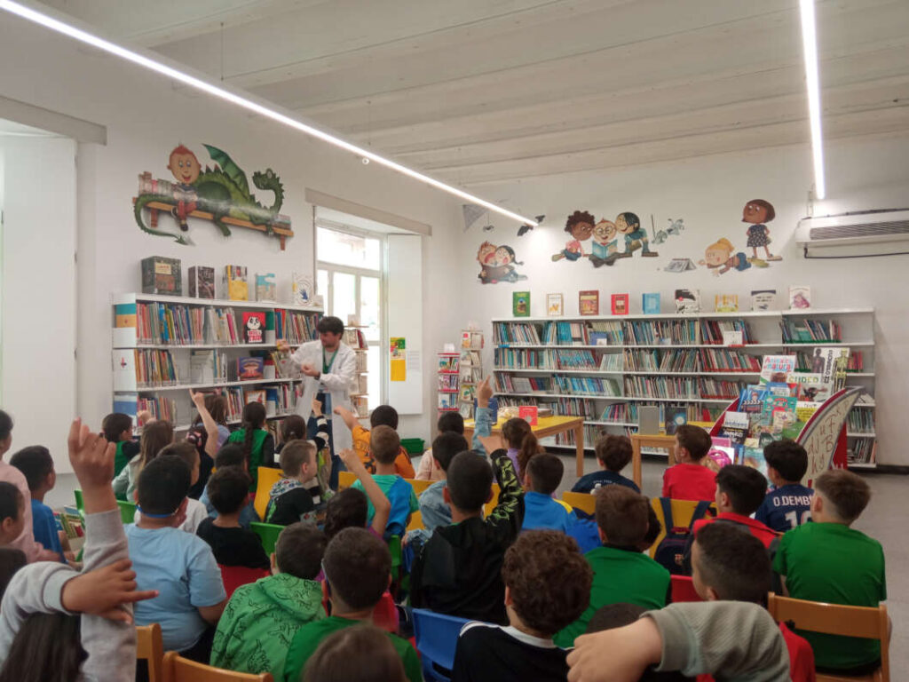 Burriana visites d'escolars a la biblioteca