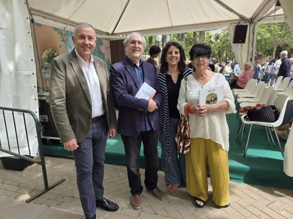 La Fira del Llibre de Castelló reúne a miles de personas en un sábado con grandes autores